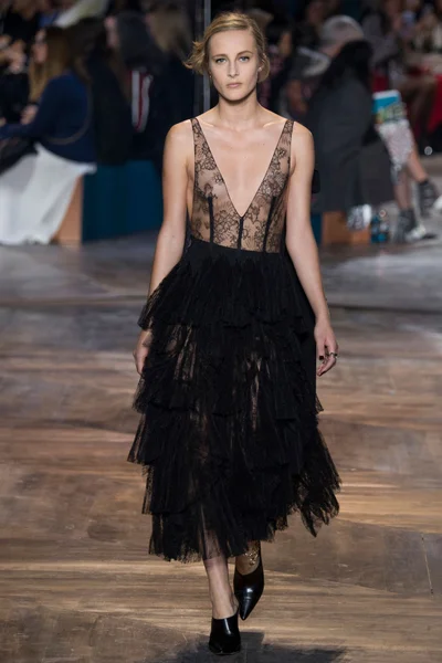 Look 30